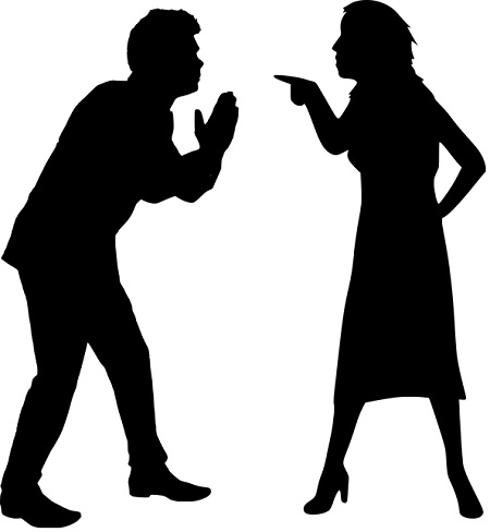 silhouette di coppia che litiga